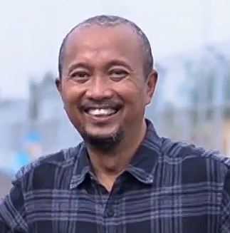 Foto Fitra Eri